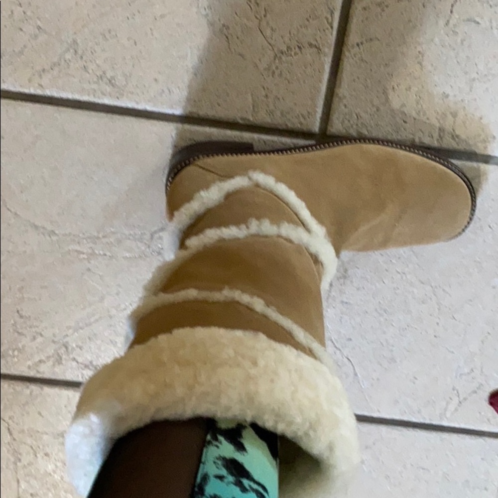 Boots - Picture 2 of 5